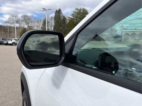 New 2026 Chevrolet Equinox LT image 26