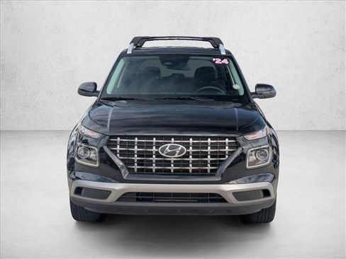 Used 2024 Hyundai Venue SEL image 2