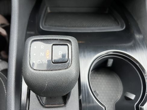 Used 2022 Nissan Rogue SV image 26