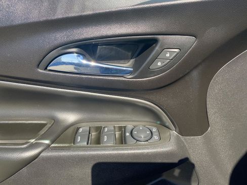 Used 2021 Chevrolet Equinox LT image 20