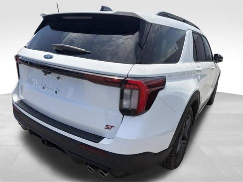 Used 2025 Ford Explorer ST AWD/4WD image 33