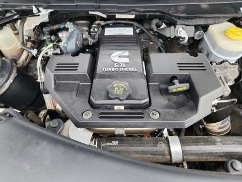 Used 2023 RAM 2500 Laramie AWD/4WD image 32