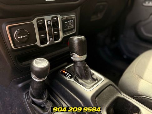 Used 2018 Jeep Wrangler Unlimited Sport S AWD/4WD image 15