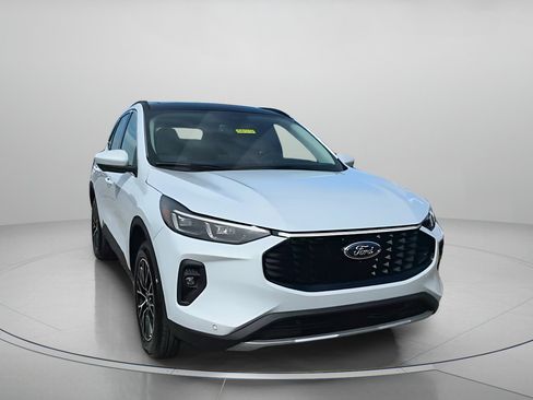 New 2026 Ford Escape PHEV w/ PHEV Premium Package image 4