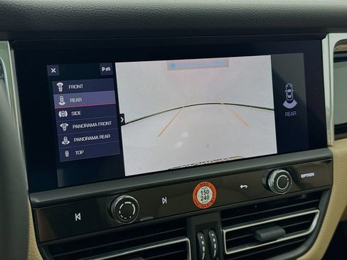 Certified 2025 Porsche Macan AWD/4WD image 20