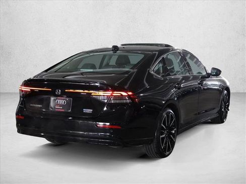 Used 2023 Honda Accord Touring image 5