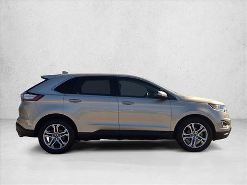 Used 2017 Ford Edge Titanium w/ Technology Package image 4