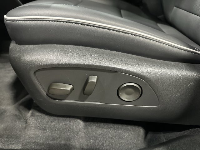 Used 2026 Buick Enclave Preferred w/ Power Package FWD image 18