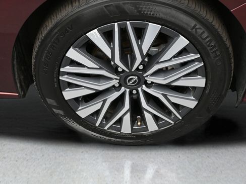 Used 2024 Nissan Altima 2.5 SV FWD image 20