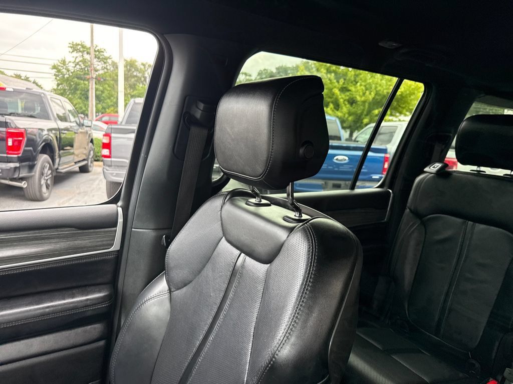 Used 2024 Jeep Wagoneer L Series II w/ Flexible Seating Group AWD/4WD image 42