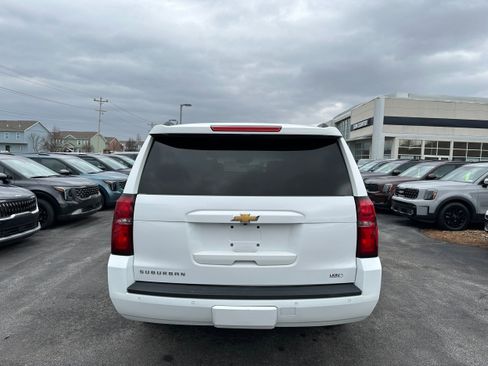Used 2019 Chevrolet Suburban LT image 6