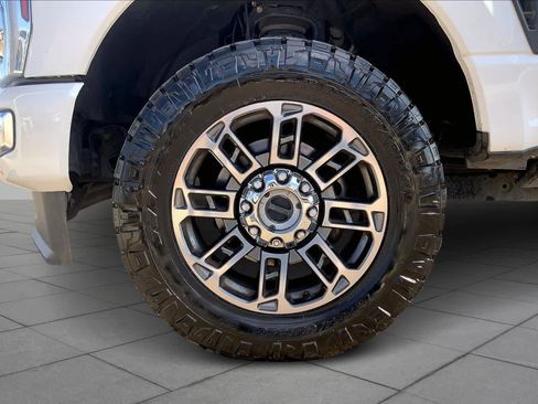 Certified 2024 Ford F250 Limited w/ FX4 Off-Road Package image 10