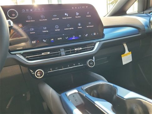 New 2026 Chevrolet Equinox EV LT image 22