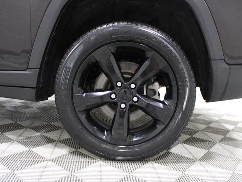Used 2023 Jeep Grand Cherokee L Limited w/ Luxury Tech Group II AWD/4WD image 48