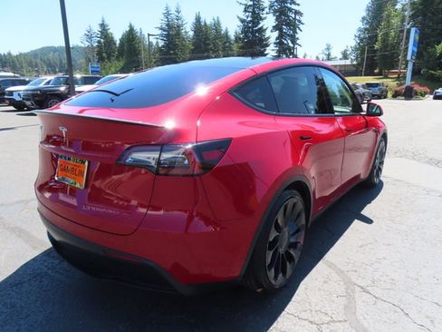 Used 2022 Tesla Model Y Performance AWD/4WD image 8