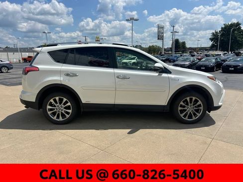 Used 2018 Toyota RAV4 Limited AWD/4WD image 5