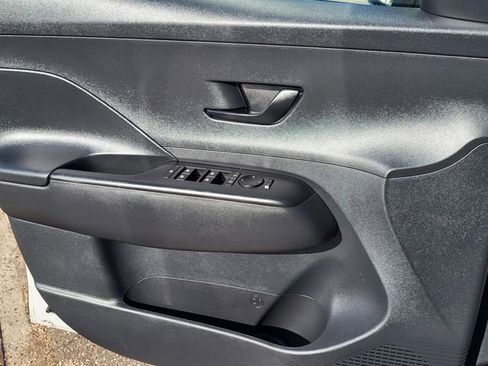 Used 2024 Hyundai Kona SEL image 12