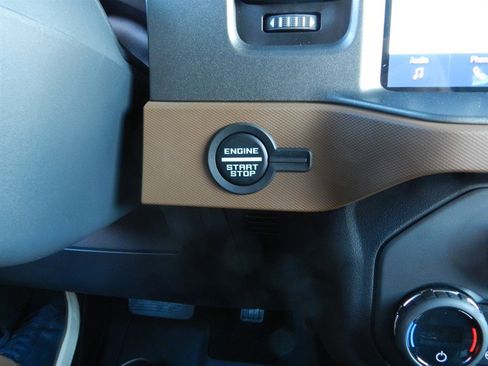 Used 2024 Ford Bronco Outer Banks image 12