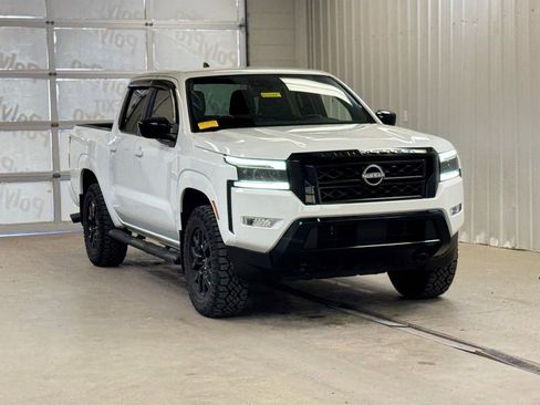 Used 2023 Nissan Frontier SV w/ Midnight Edition Package image 1