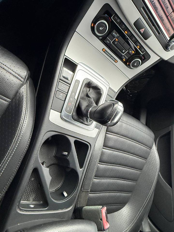 Used 2012 Volkswagen CC Sport FWD image 46