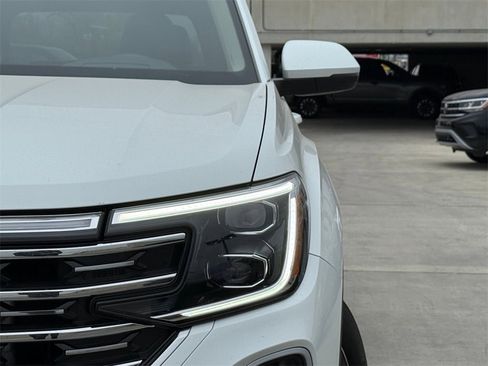 New 2025 Volkswagen Atlas SEL image 3