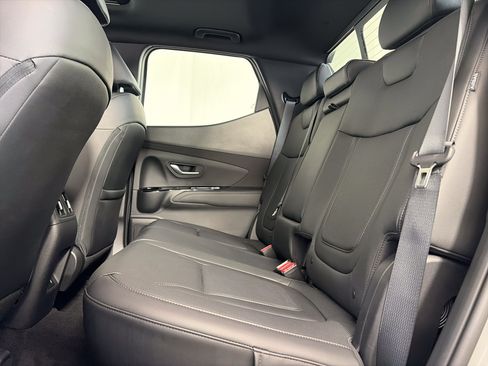 Used 2025 Hyundai Santa Cruz SEL AWD/4WD image 7