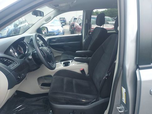 Used 2015 Dodge Grand Caravan SXT FWD image 26
