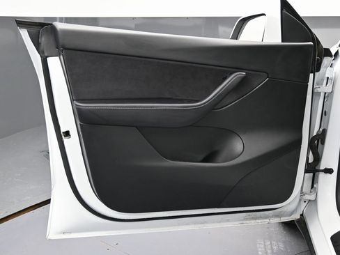 Used 2022 Tesla Model Y Performance image 43