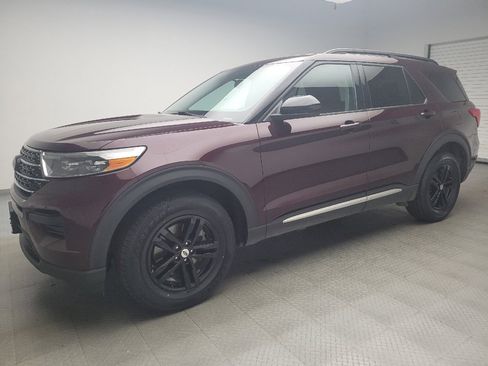 Used 2022 Ford Explorer XLT AWD/4WD image 2