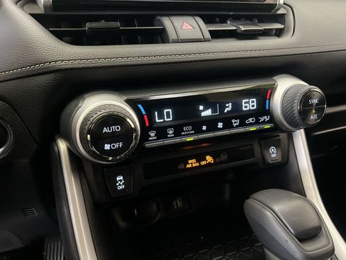 Used 2024 Toyota RAV4 XLE FWD image 20