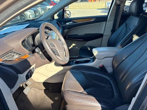 Used 2019 Lincoln MKC Select w/ Select Plus Package image 4