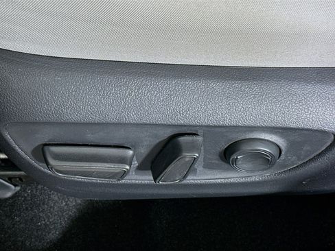 Used 2025 Toyota RAV4 XLE w/ Convenience Package AWD/4WD image 13