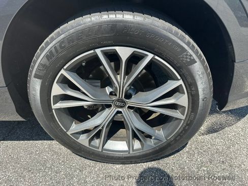Used 2022 Audi Q8 Premium Plus AWD/4WD image 32