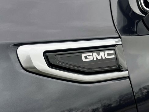 Used 2024 GMC Yukon XL Denali image 12