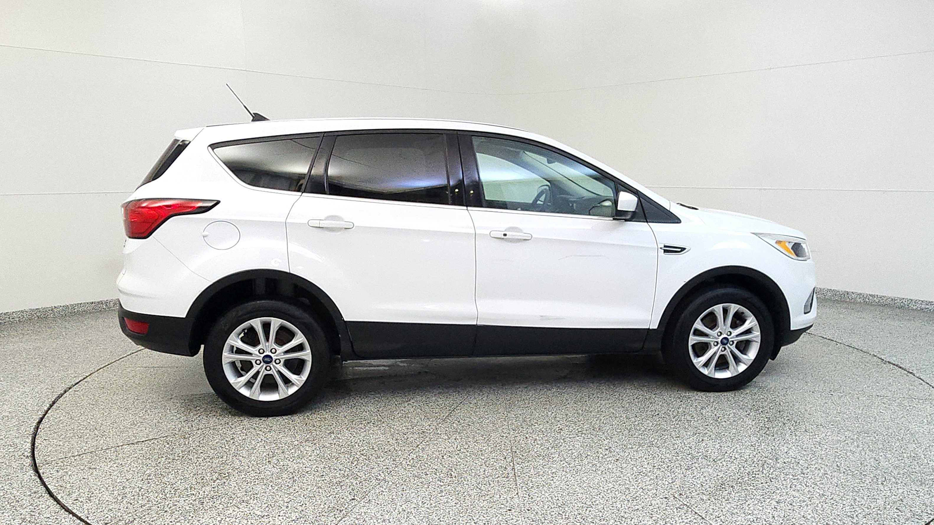 Used 2019 Ford Escape SE AWD/4WD image 6