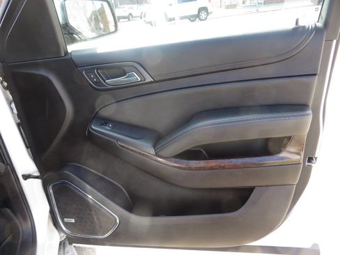 Used 2016 Chevrolet Suburban LT image 32