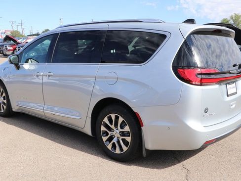 New 2023 Chrysler Pacifica Pinnacle image 5