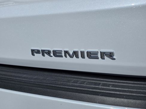 New 2026 Chevrolet Suburban Premier image 17