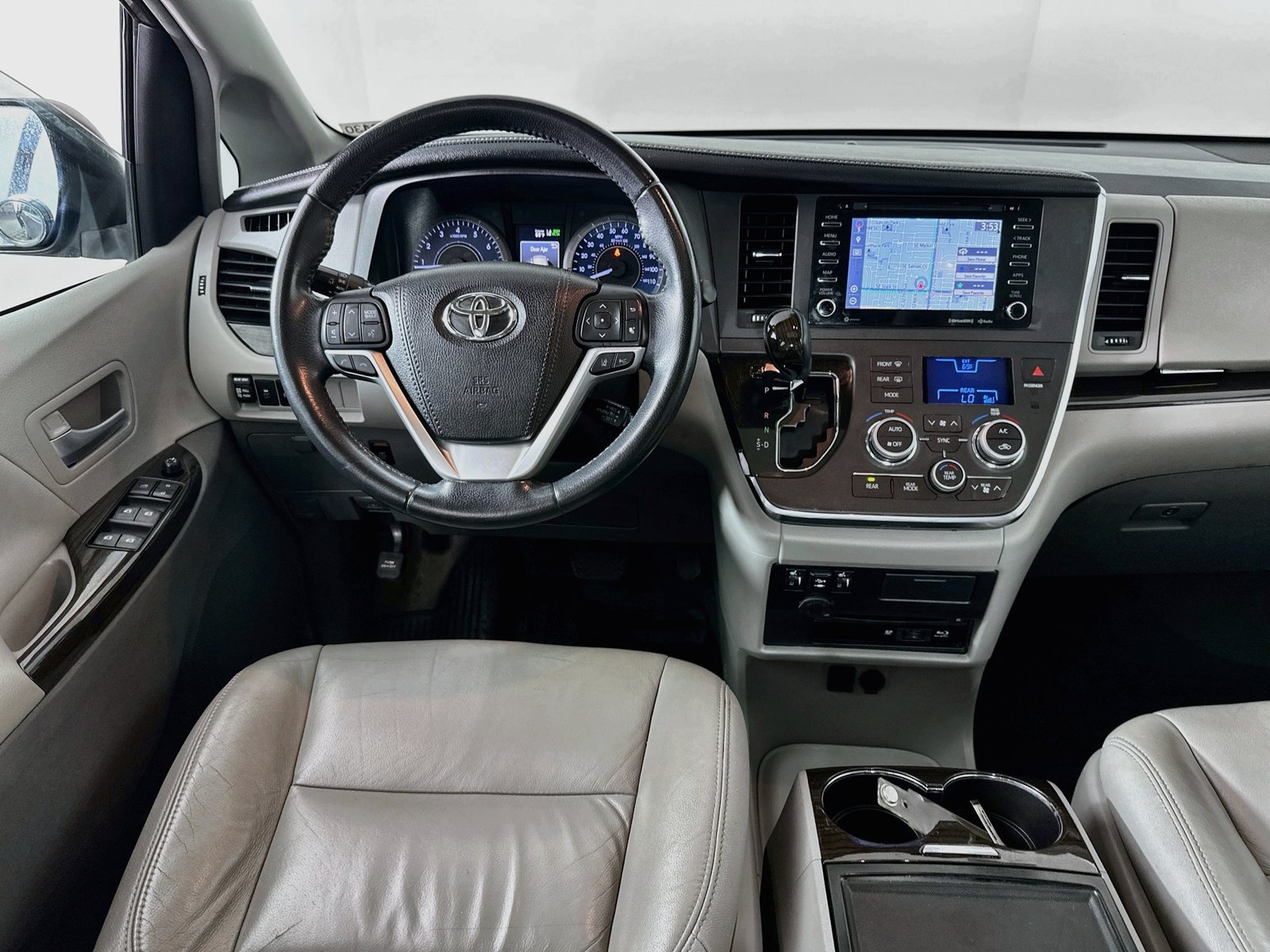 Used 2018 Toyota Sienna XLE Premium AWD/4WD image 22