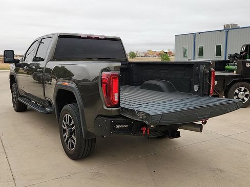 Used 2023 GMC Sierra 2500 AT4 image 2