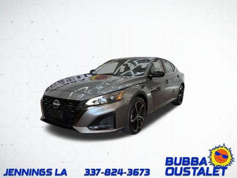 Used 2023 Nissan Altima 2.5 SR image 1