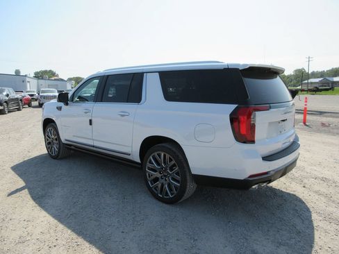 New 2026 GMC Yukon XL Denali Ultimate AWD/4WD image 5