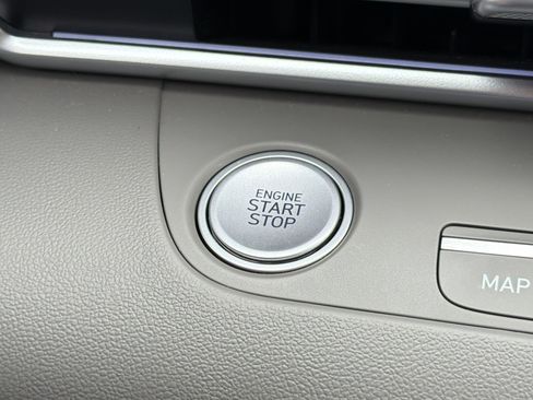 Used 2025 Hyundai Elantra SEL FWD image 27