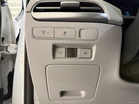 Used 2024 Hyundai Palisade SEL FWD image 16