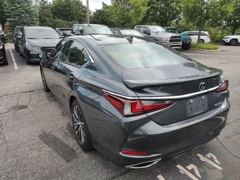 Used 2024 Lexus ES 350 w/ Premium Package FWD image 4