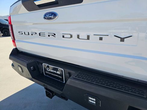 Used 2021 Ford F250 Lariat w/ Lariat Value Package AWD/4WD image 13