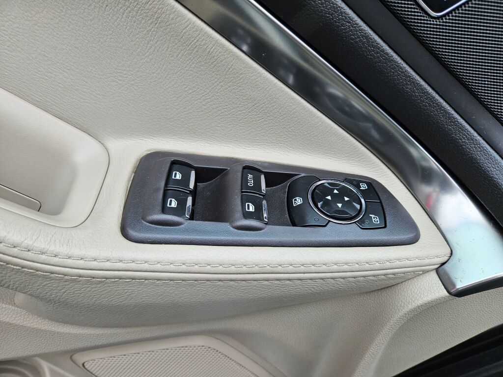 Used 2015 Ford Explorer FWD image 18