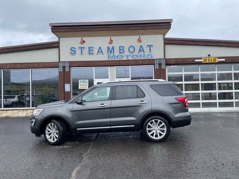 Used 2017 Ford Explorer Limited w/ Equipment Group 301A image 2