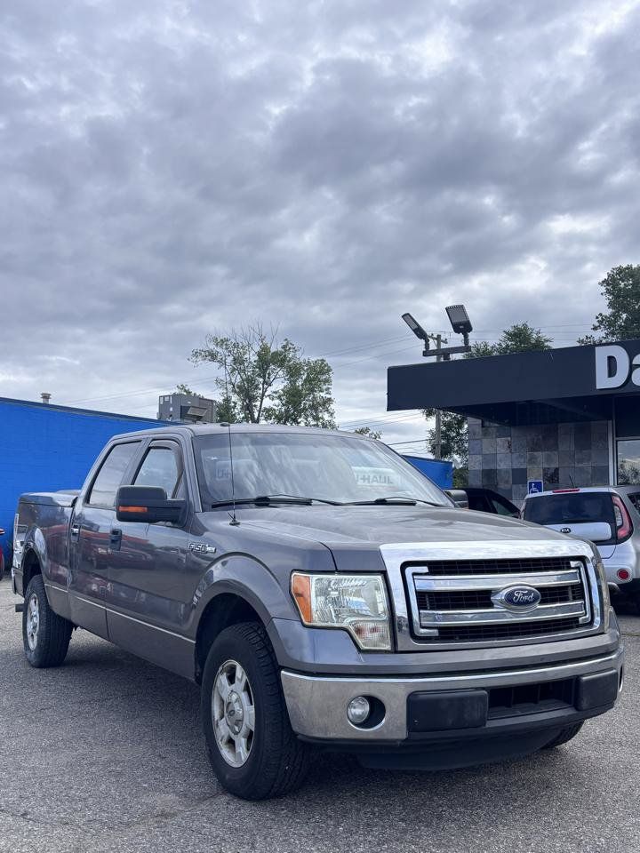 Used 2014 Ford F150 XLT w/ Equipment Group 301A Mid RWD image 2