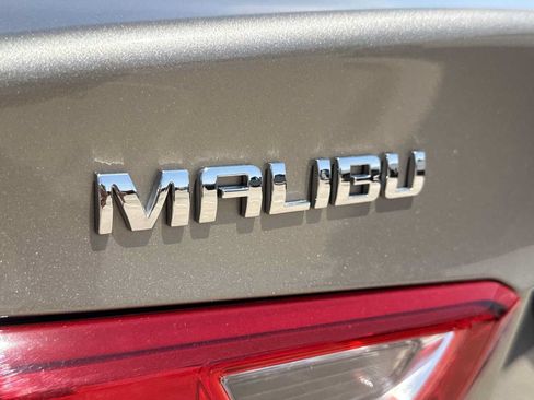 Used 2022 Chevrolet Malibu LS FWD image 11
